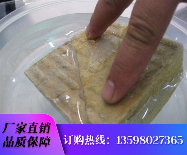 憎水岩棉板：水珠滚落，建筑永保干爽